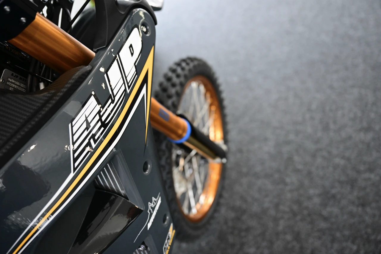 AJP PR7 Gold Edition Galerie 3